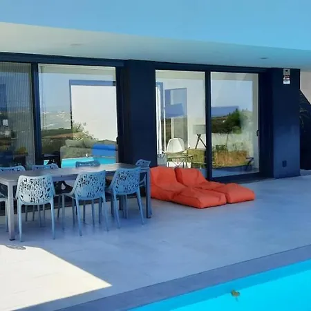 White Lagoon, 6 Guests, 2 Bathrooms, Heated Private Pool, Amazing View, Ac, Fully Equiped ! * Alfeizerão