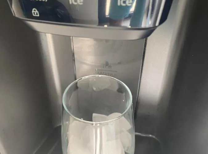 White Lagoon, 6 Guests, 2 Bathrooms, Heated Private Pool, Amazing View, Ac, Fully Equiped ! Villa